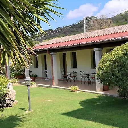 Bed & Breakfast Domo Minnannu Miriu Trudda